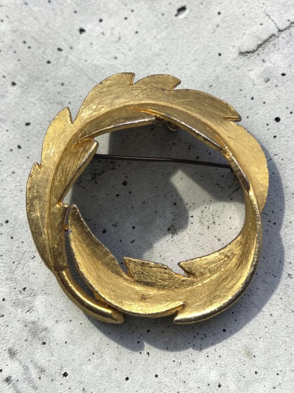 Antique Designer Made Laurel Wreath Brooch Pre-1940s Heavy Textured Gold-Tone